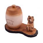 фото Бочонок вощеный с резным медведем на подставке