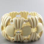 фото Браслет  из белого дерева