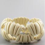Украшения из дерева Браслет белый из древесины граба
