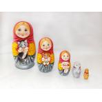 фото Матрешка авторская (Девочка с игрушкой)