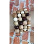 фото Браслет из цветных деревянных бусин