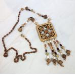 бусы из дерева фото Бусы Резной листочек