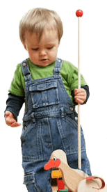 Фоновое изображение мальчика с игрушками Woodfun